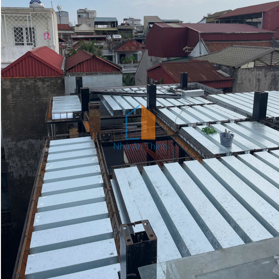 Nhà Thép A đang được xây dựng của Nhà An Thịnh